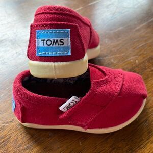 TOMS Toddler Sz 2 Red Velcro Shoes